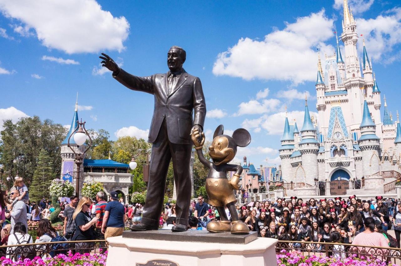 Love N Chic 3 Studios Disneyland 5 Min Chessy  Exterior photo